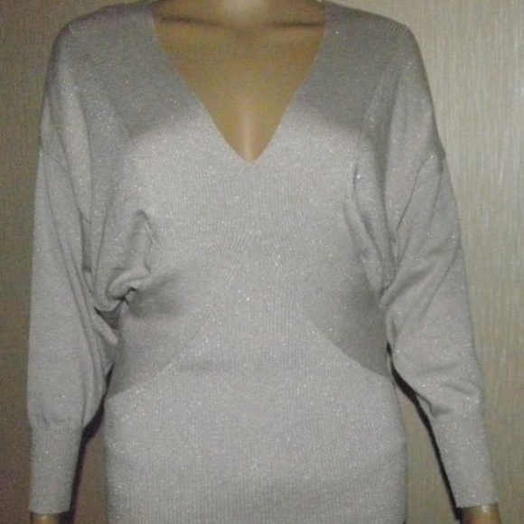 Jennifer Lopez stunning gold metallic Sweater - Picture 5 of 6